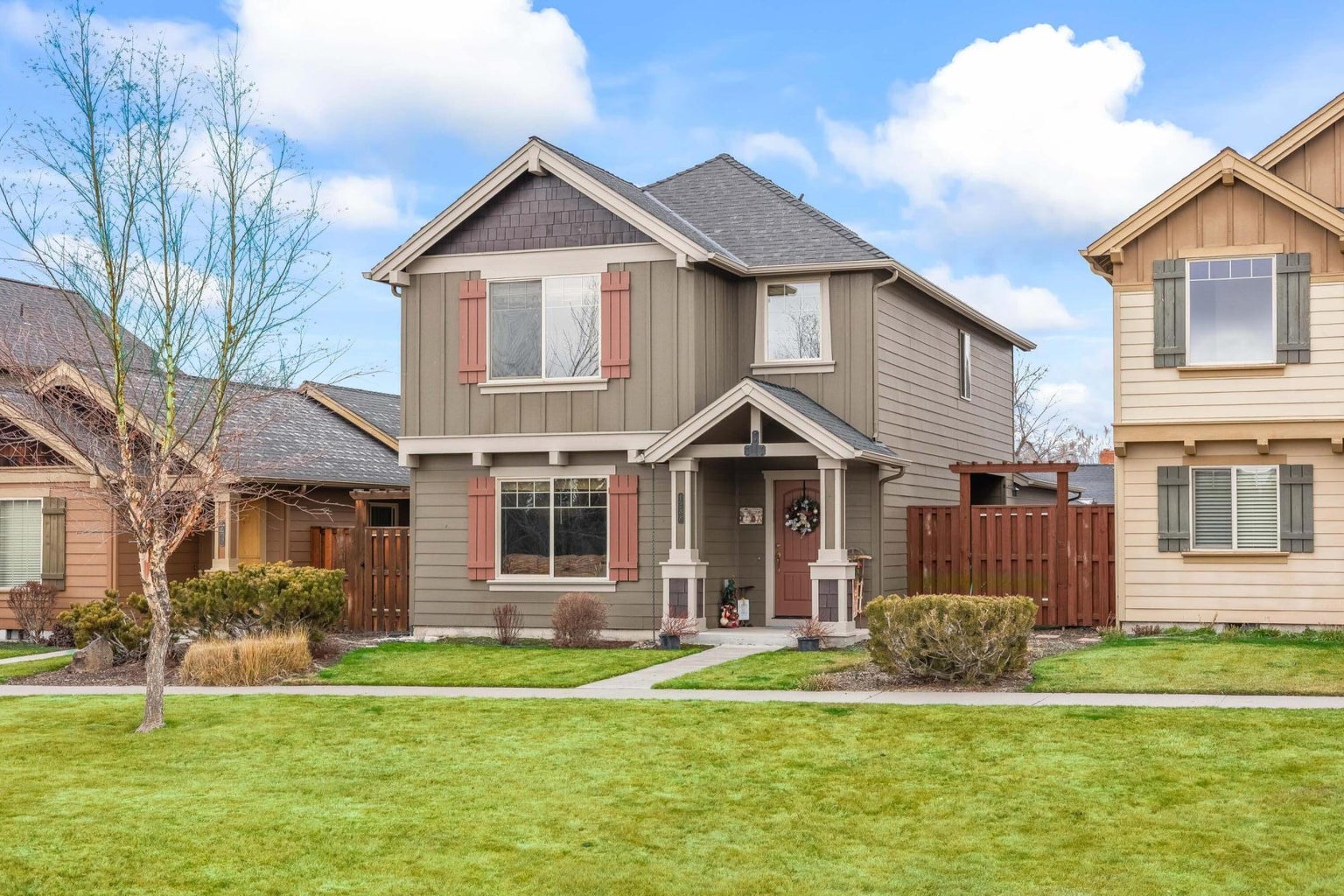 Photo of 1288 NE Littleton Lane 1 of 35