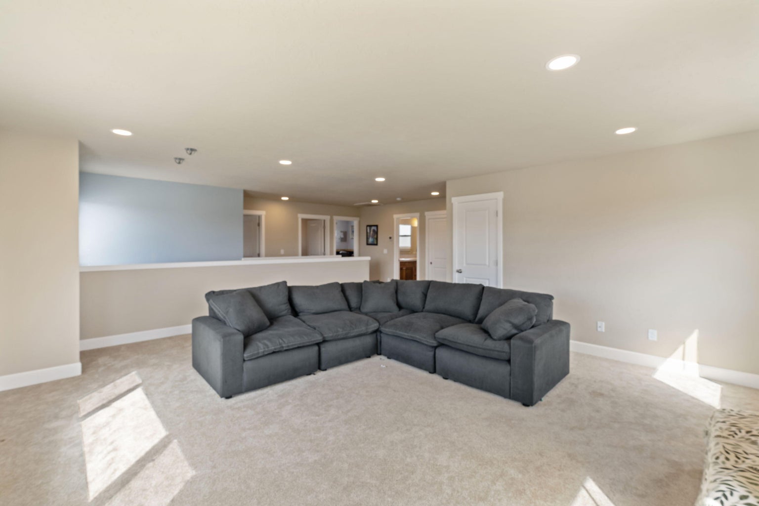Photo of 280 NW Double Eagle Avenue 6 of 36