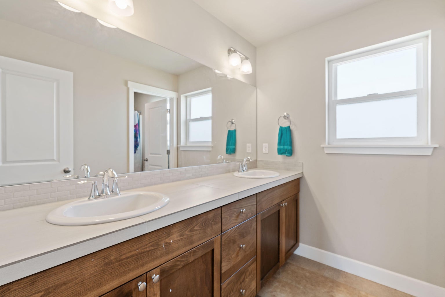 Photo of 280 NW Double Eagle Avenue 8 of 36