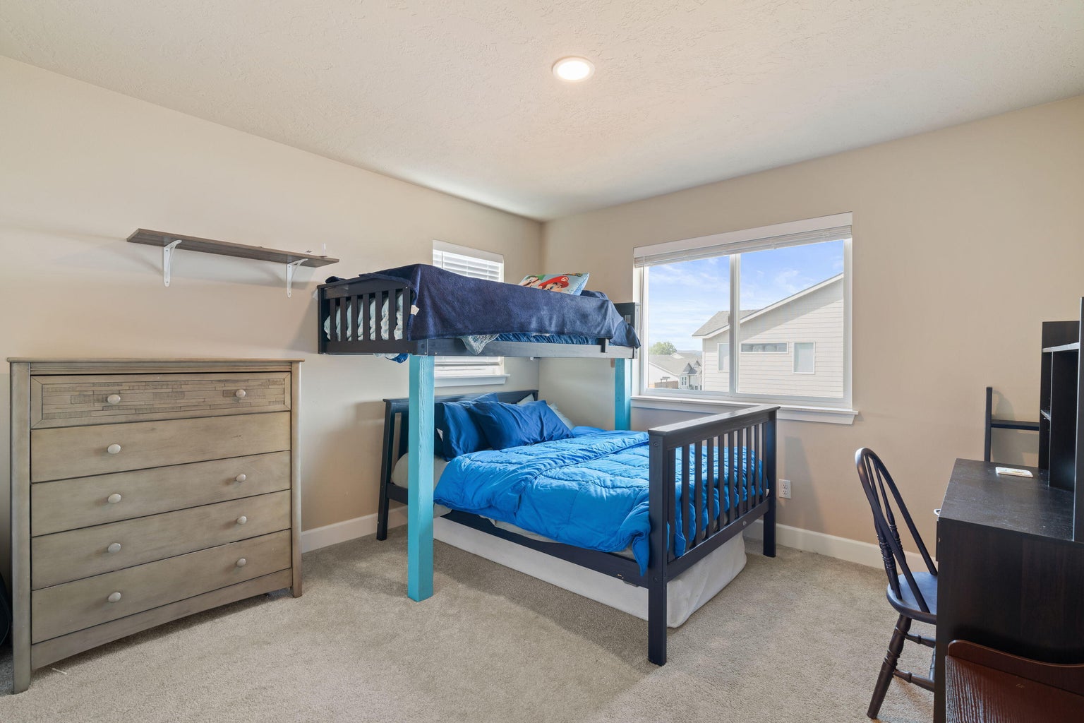 Photo of 280 NW Double Eagle Avenue 11 of 36