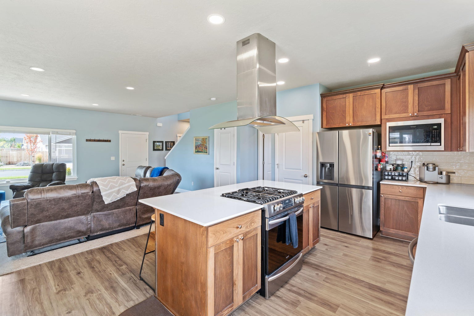 Photo of 280 NW Double Eagle Avenue 19 of 36