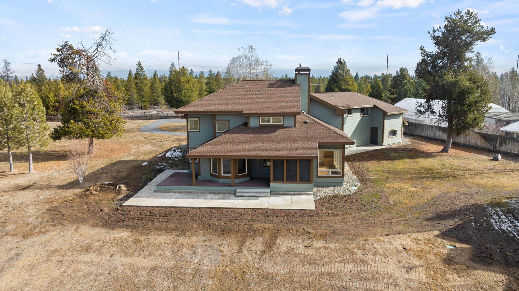 Photo of 52975 Riverview Drive 8 of 64
