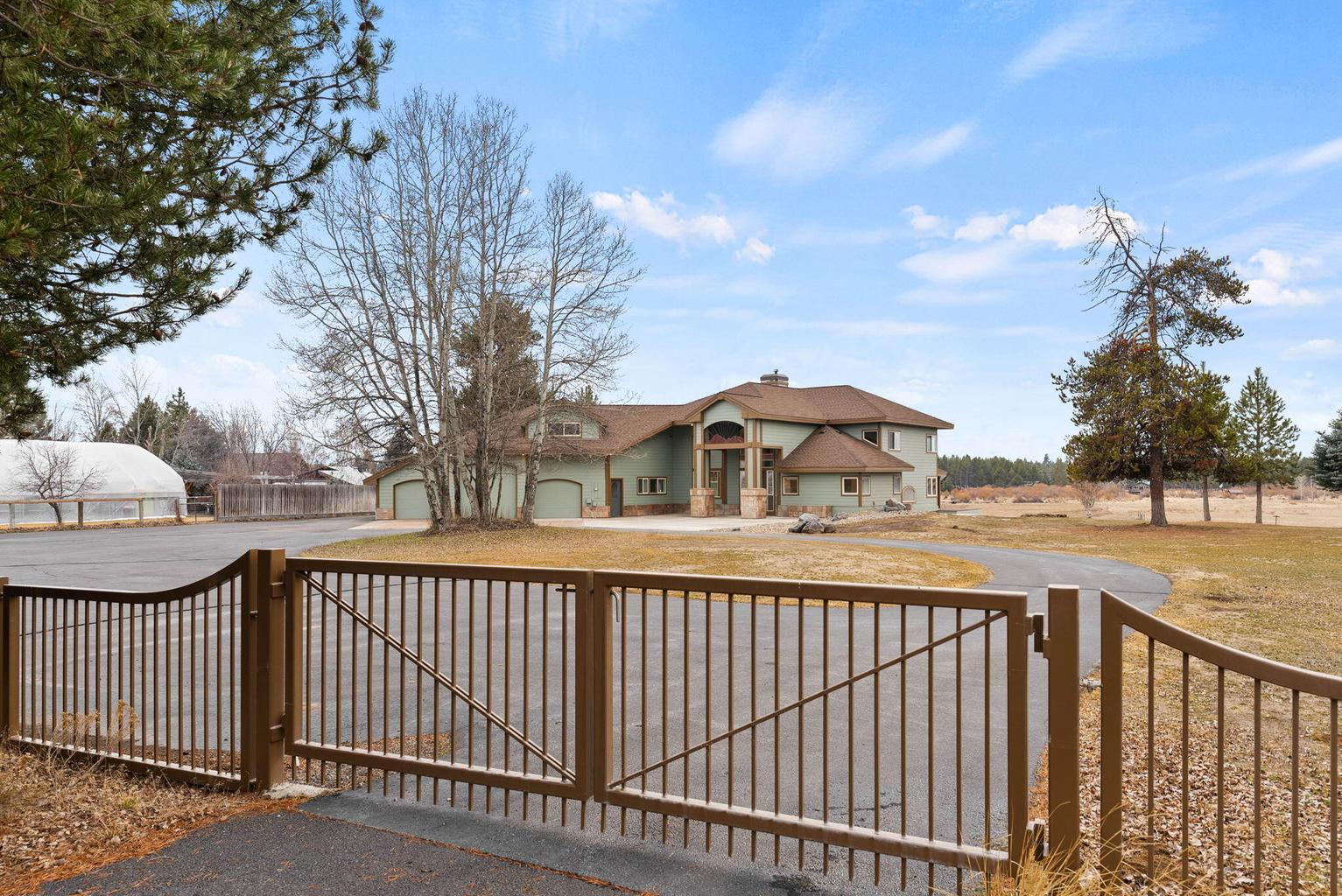 Photo of 52975 Riverview Drive 10 of 64