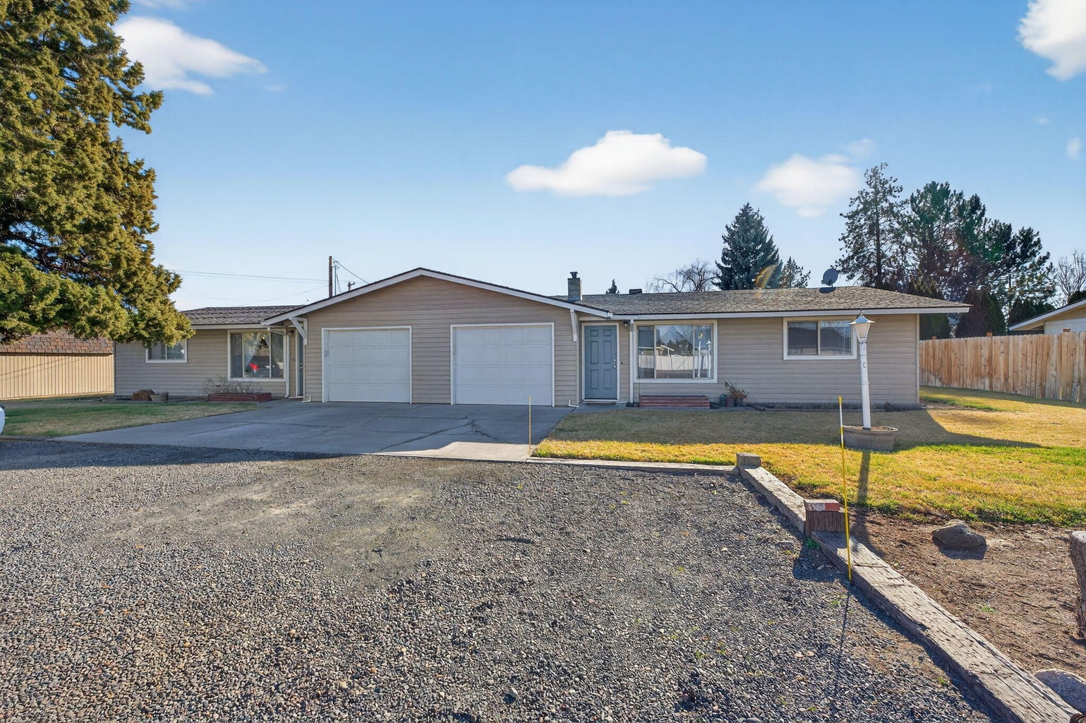 Photo of 2412 SW Wickiup Avenue 1 of 46