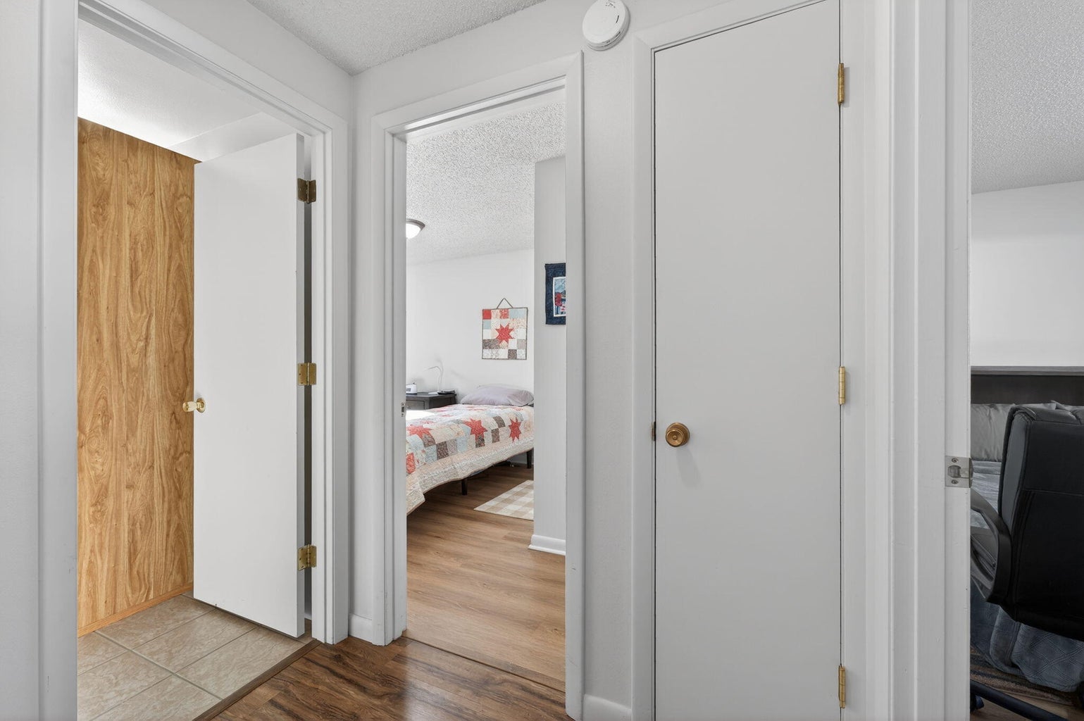 Photo of 2412 SW Wickiup Avenue 13 of 46