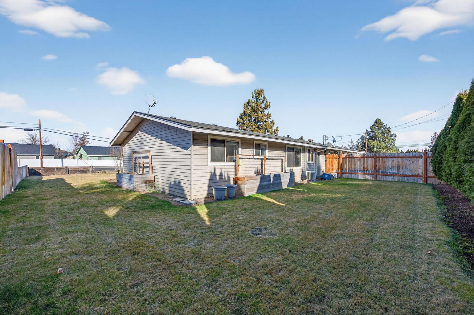 Photo of 2412 SW Wickiup Avenue 27 of 46