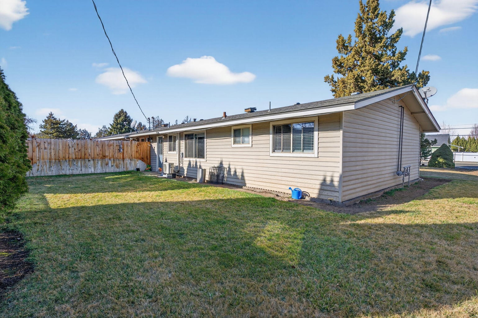 Photo of 2412 SW Wickiup Avenue 35 of 46