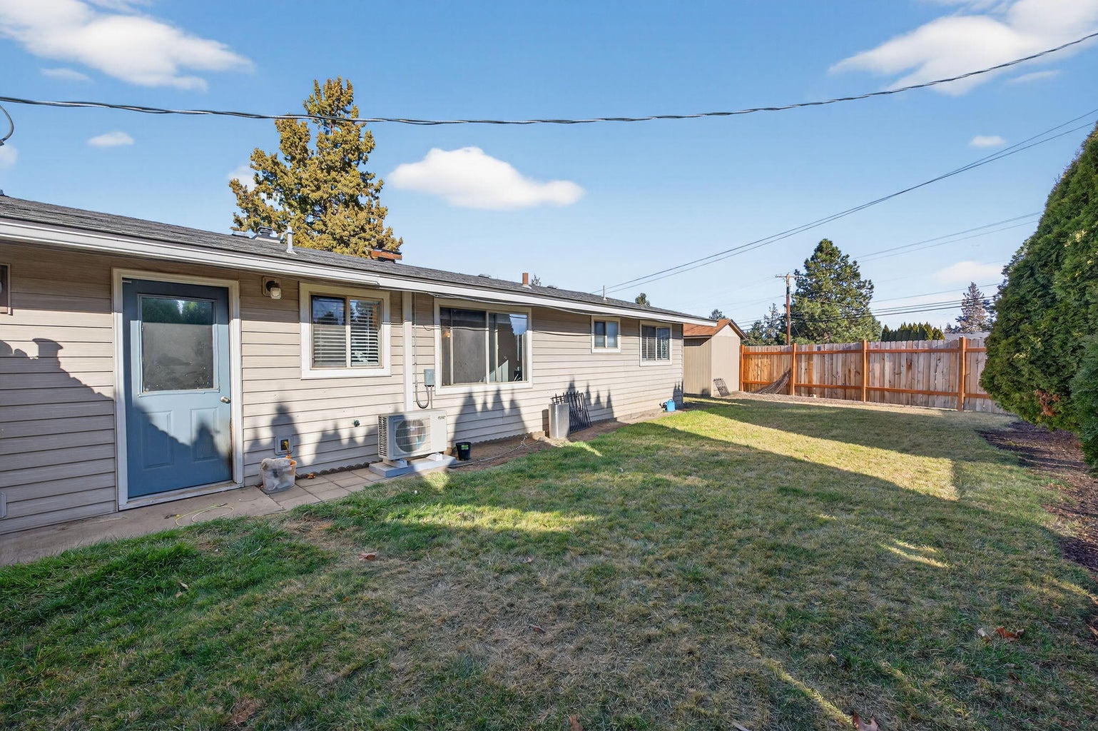 Photo of 2412 SW Wickiup Avenue 36 of 46