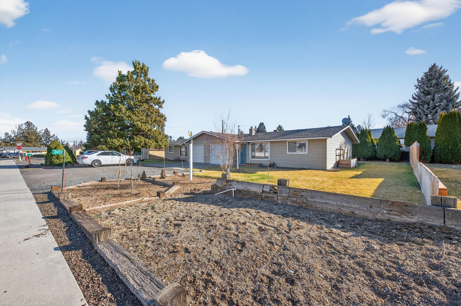 Photo of 2412 SW Wickiup Avenue 38 of 46