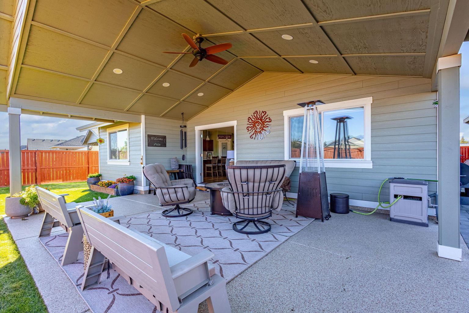 Photo of 51780 Mountain Pine Street 26 of 42