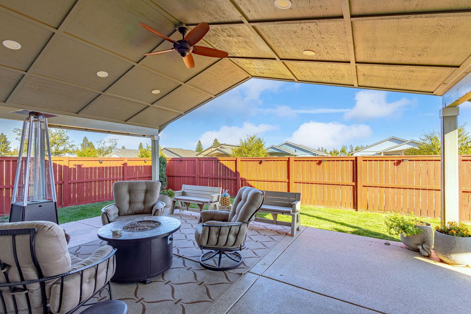 Photo of 51780 Mountain Pine Street 25 of 42