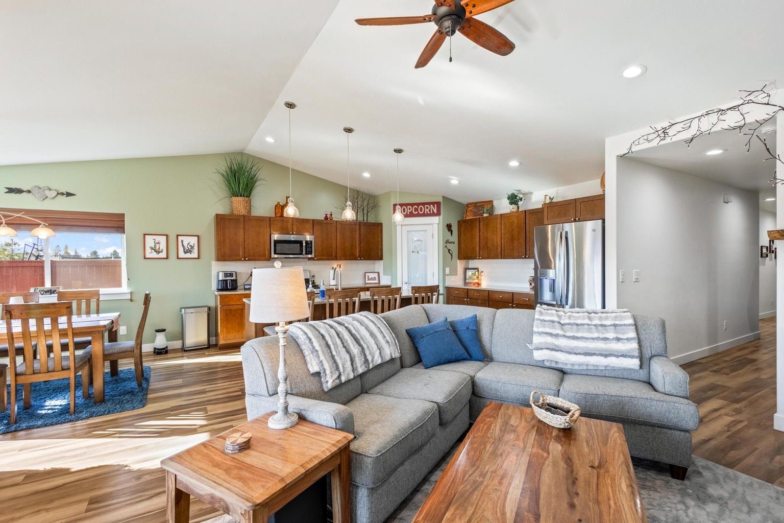 Photo of 51780 Mountain Pine Street 5 of 42