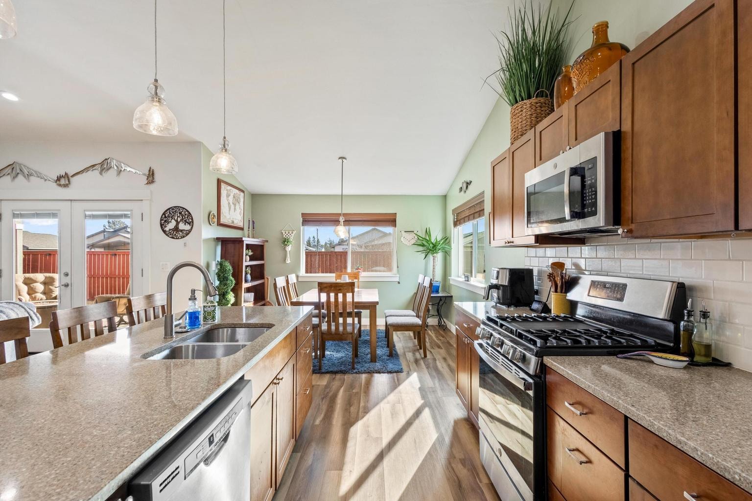 Photo of 51780 Mountain Pine Street 8 of 42