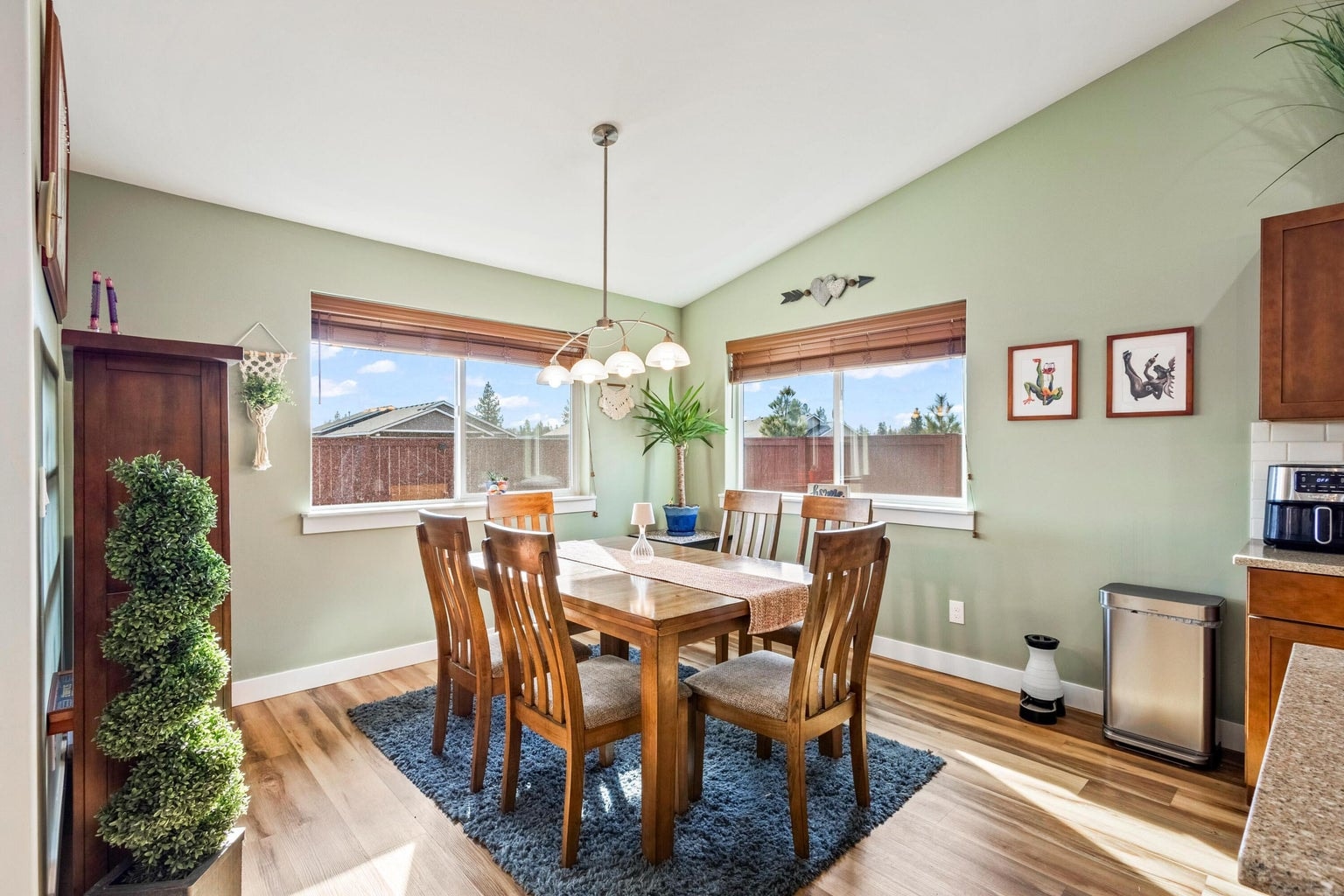 Photo of 51780 Mountain Pine Street 10 of 42