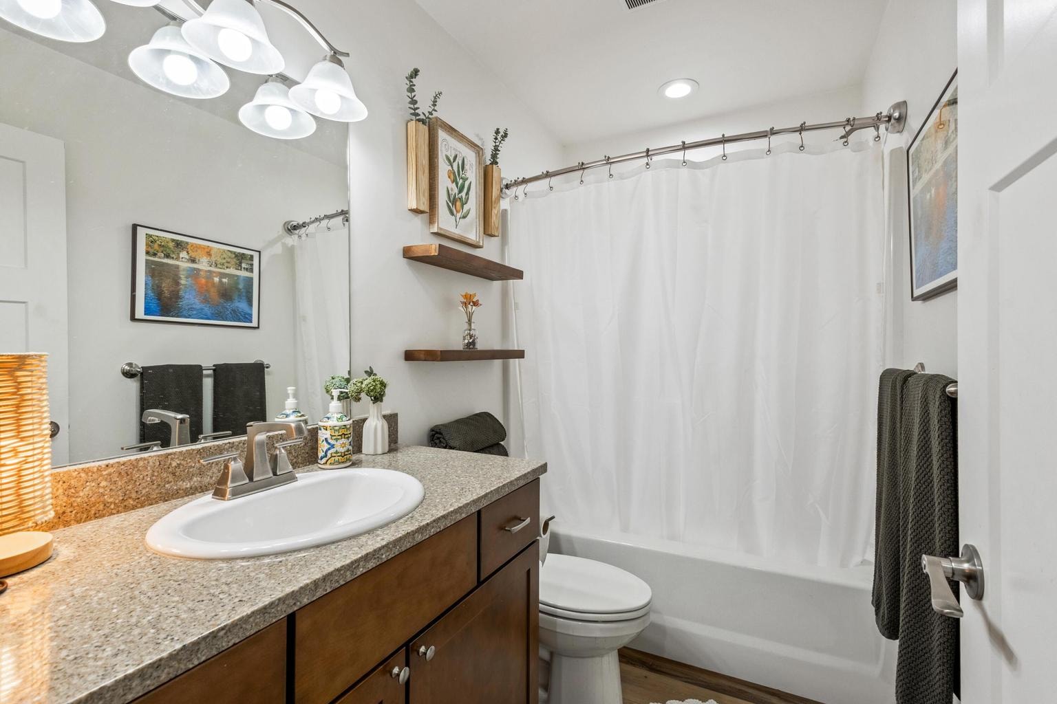 Photo of 51780 Mountain Pine Street 18 of 42