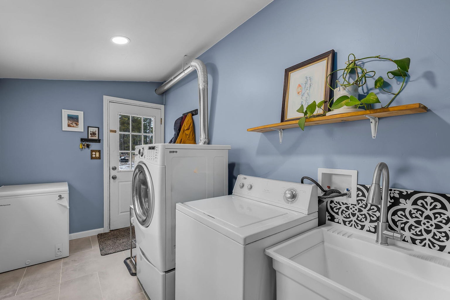 Photo of 16122 Lava Drive 16 of 24