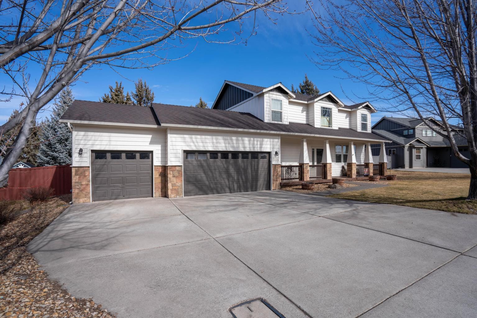 Photo of 1334 SW Rimrock Way 1 of 57