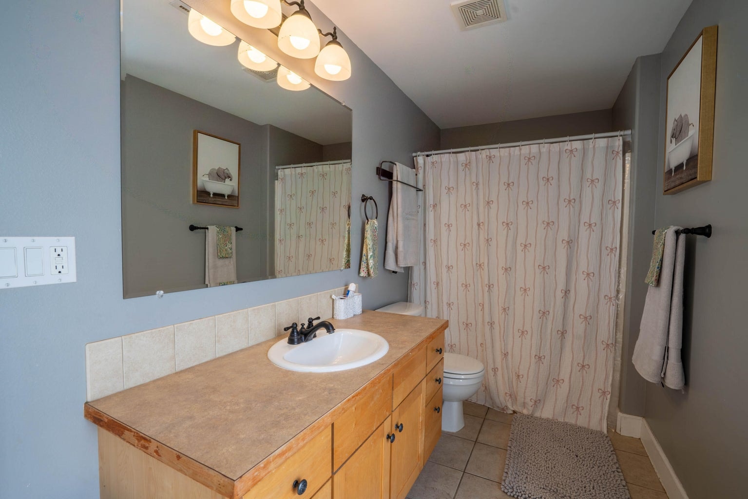 Photo of 1334 SW Rimrock Way 27 of 57