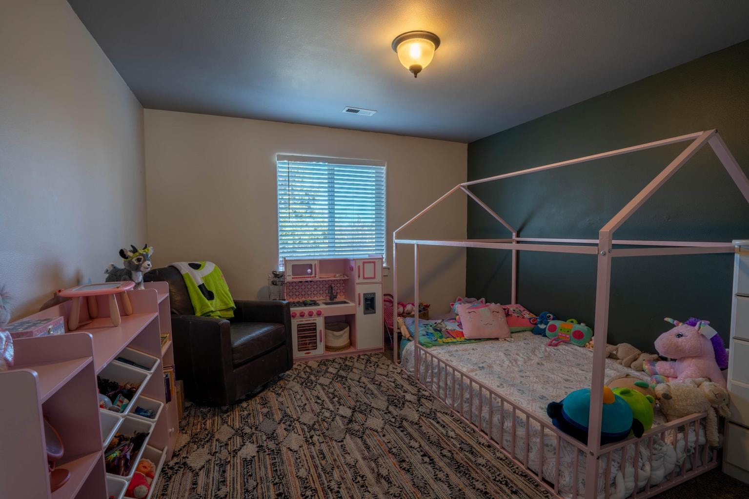 Photo of 1334 SW Rimrock Way 28 of 57