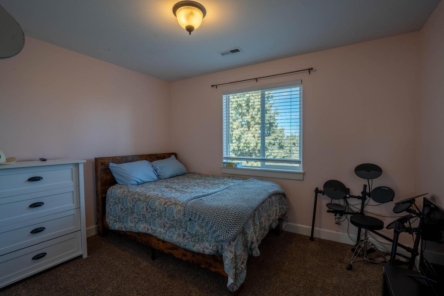 Photo of 1334 SW Rimrock Way 31 of 57