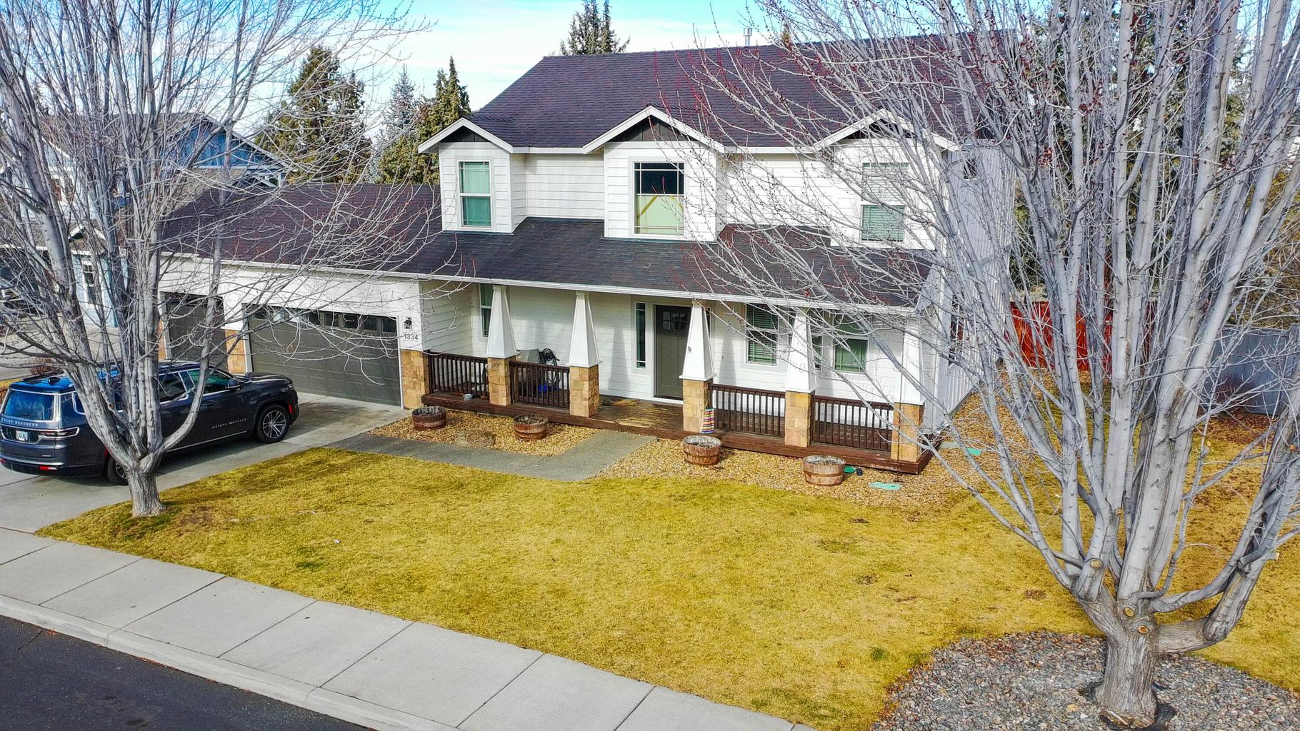 Photo of 1334 SW Rimrock Way 51 of 57