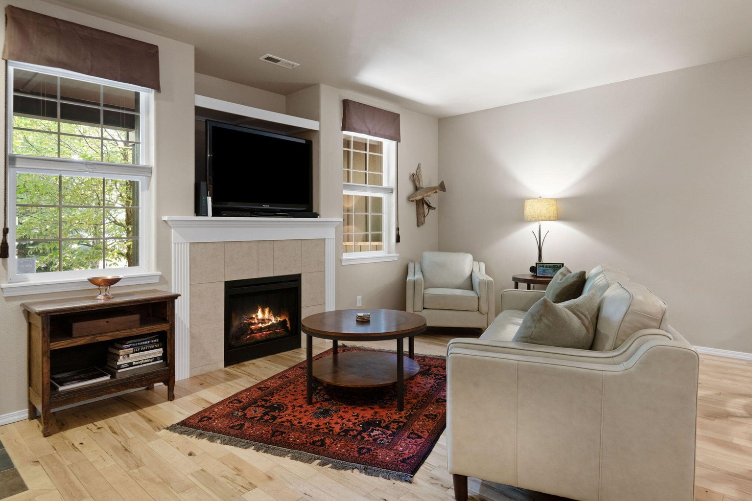 Photo of 720 N Hindeman Street 1 of 25