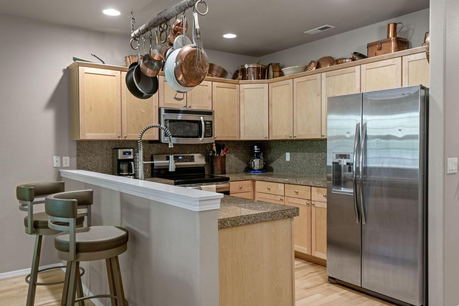 Photo of 720 N Hindeman Street 3 of 25