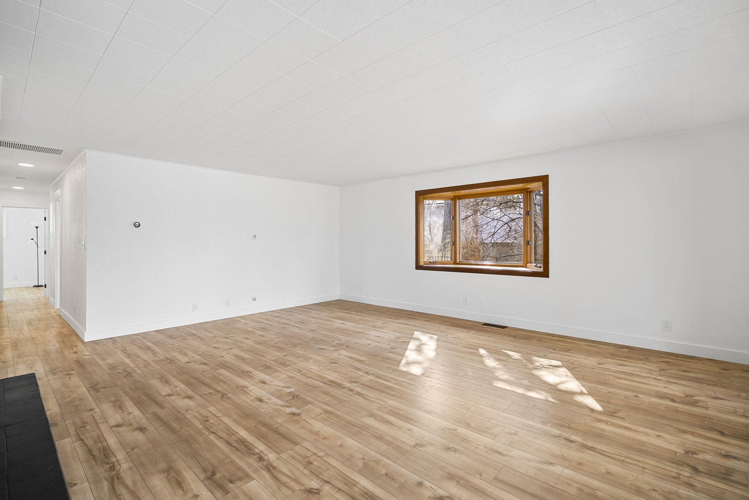 Photo of 1199 SW Canyon Drive 12 of 70