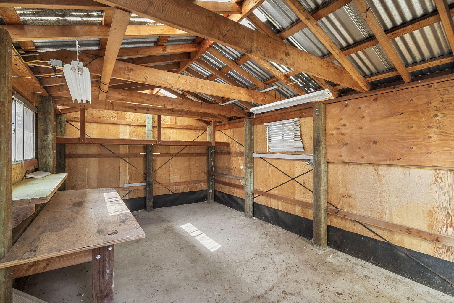 Photo of 1199 SW Canyon Drive 39 of 70