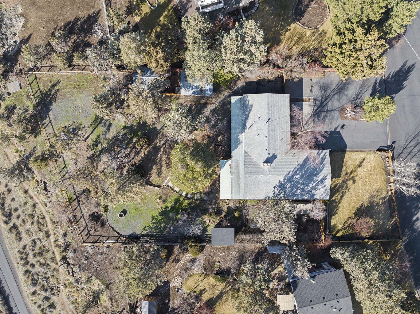 Photo of 1199 SW Canyon Drive 50 of 70