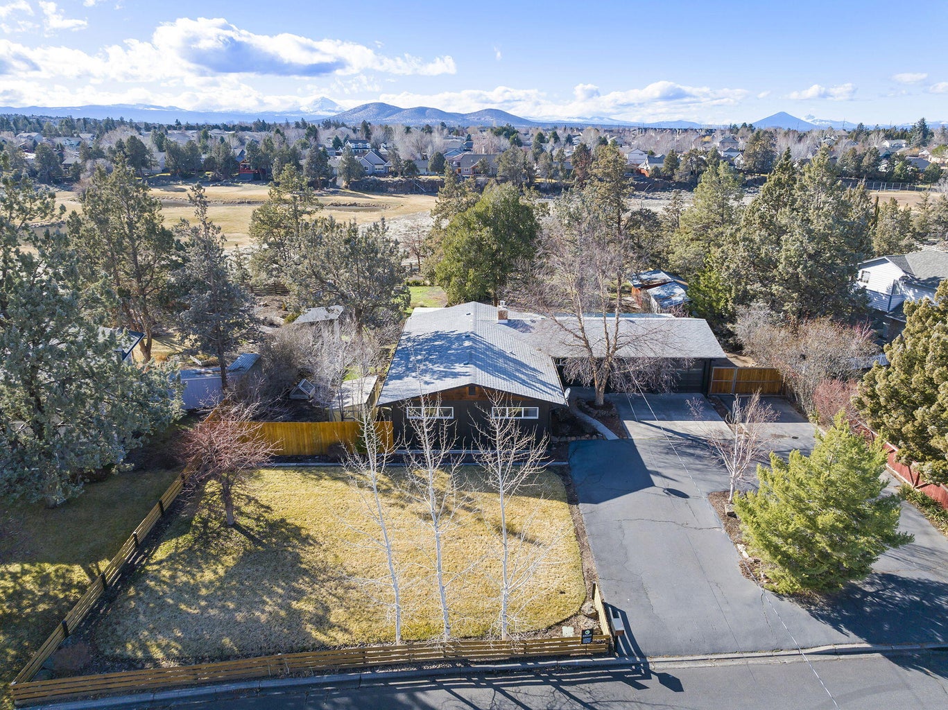 Photo of 1199 SW Canyon Drive 54 of 70