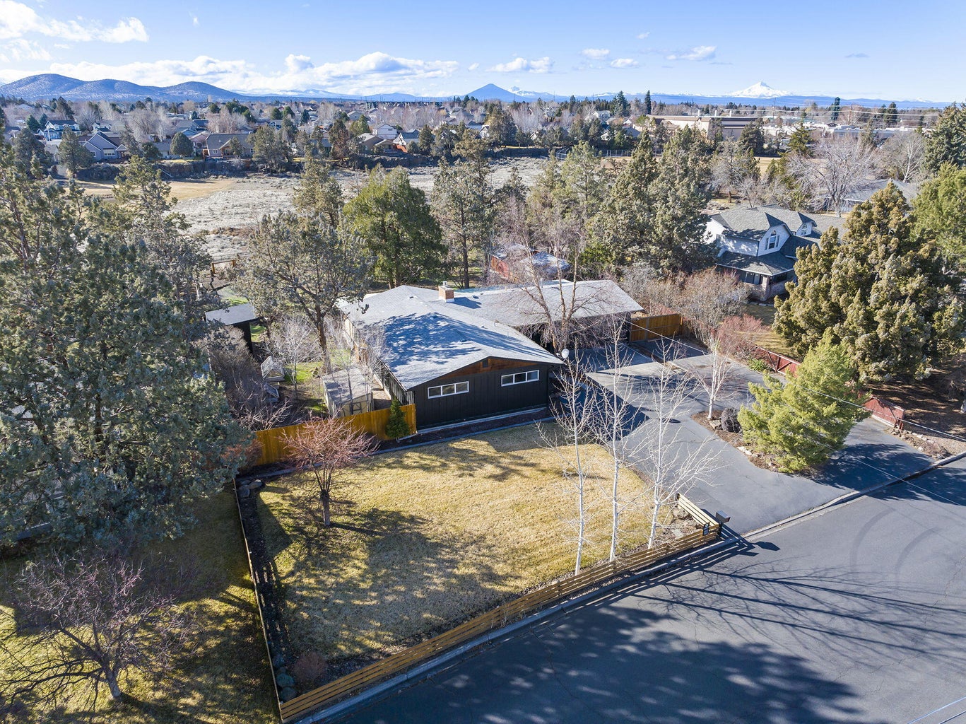 Photo of 1199 SW Canyon Drive 55 of 70