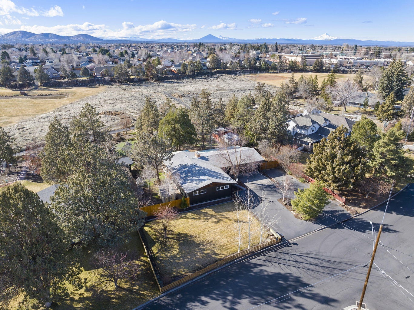 Photo of 1199 SW Canyon Drive 56 of 70