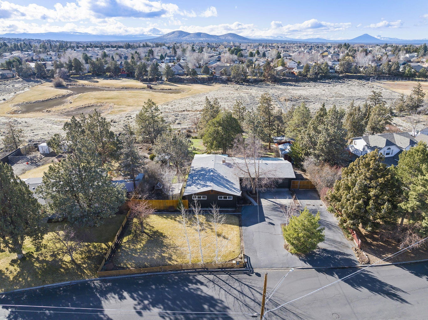Photo of 1199 SW Canyon Drive 57 of 70