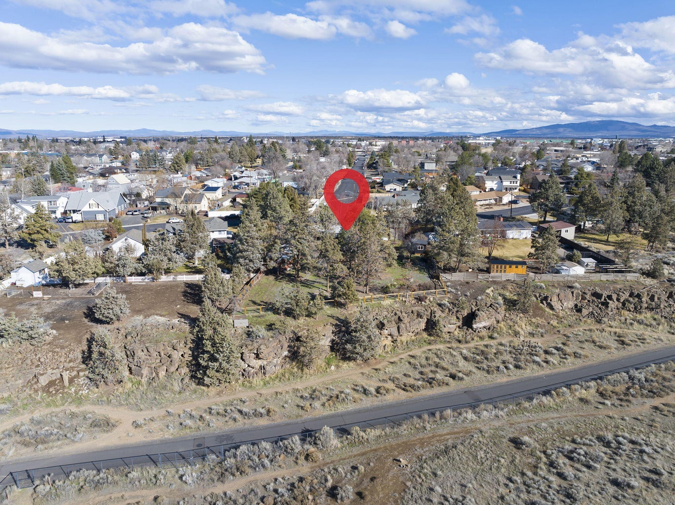 Photo of 1199 SW Canyon Drive 63 of 70