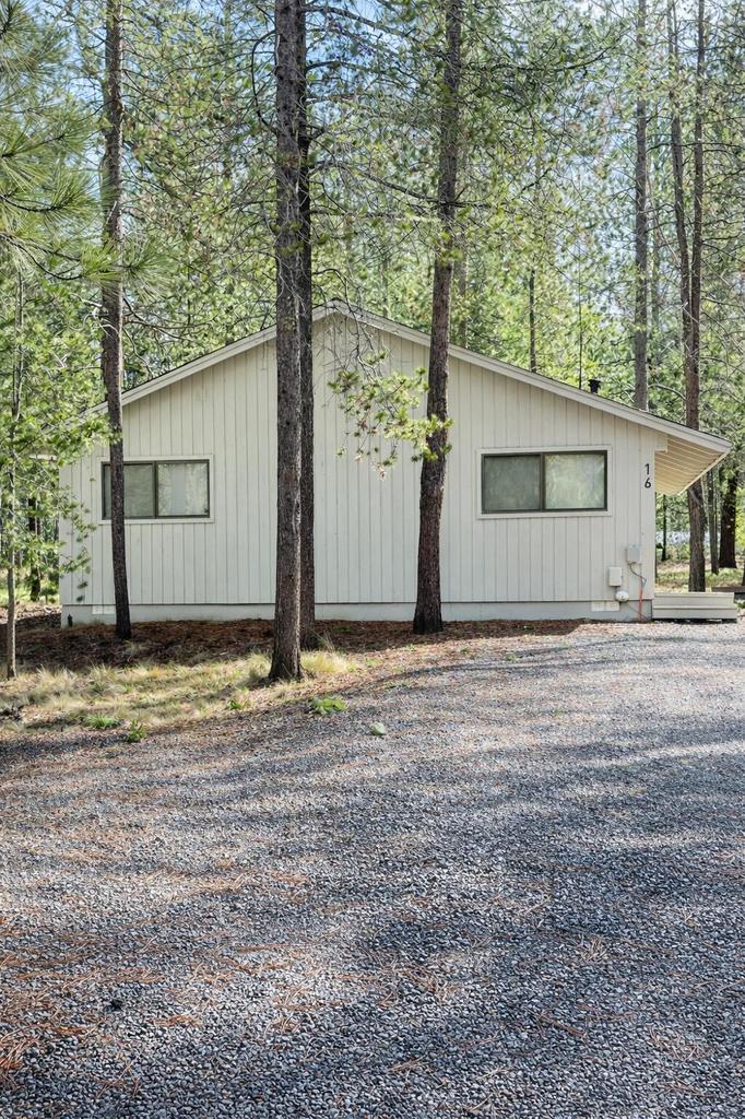 Photo of 57048 Deer Lane 3 of 15