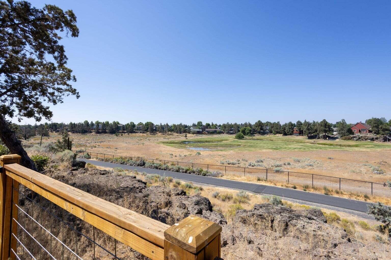 Photo of 1199 SW Canyon Drive 47 of 70