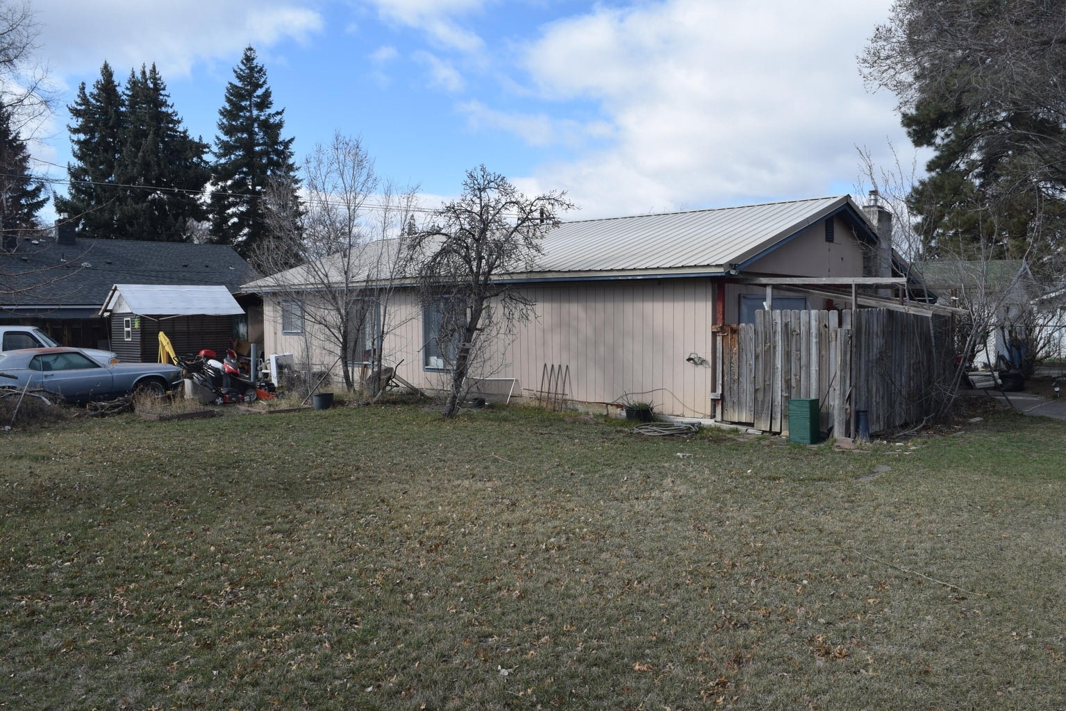 Photo of 553 SW 12th Street 2 of 2