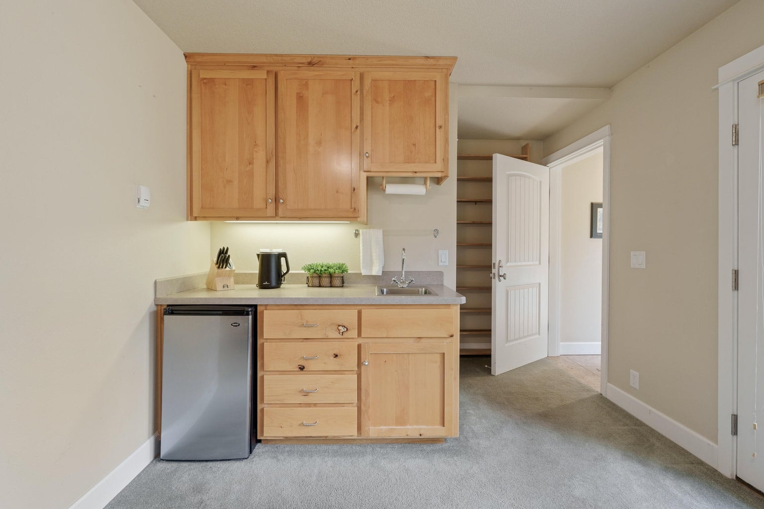 Photo of 61288 King Saul Avenue 16 of 48