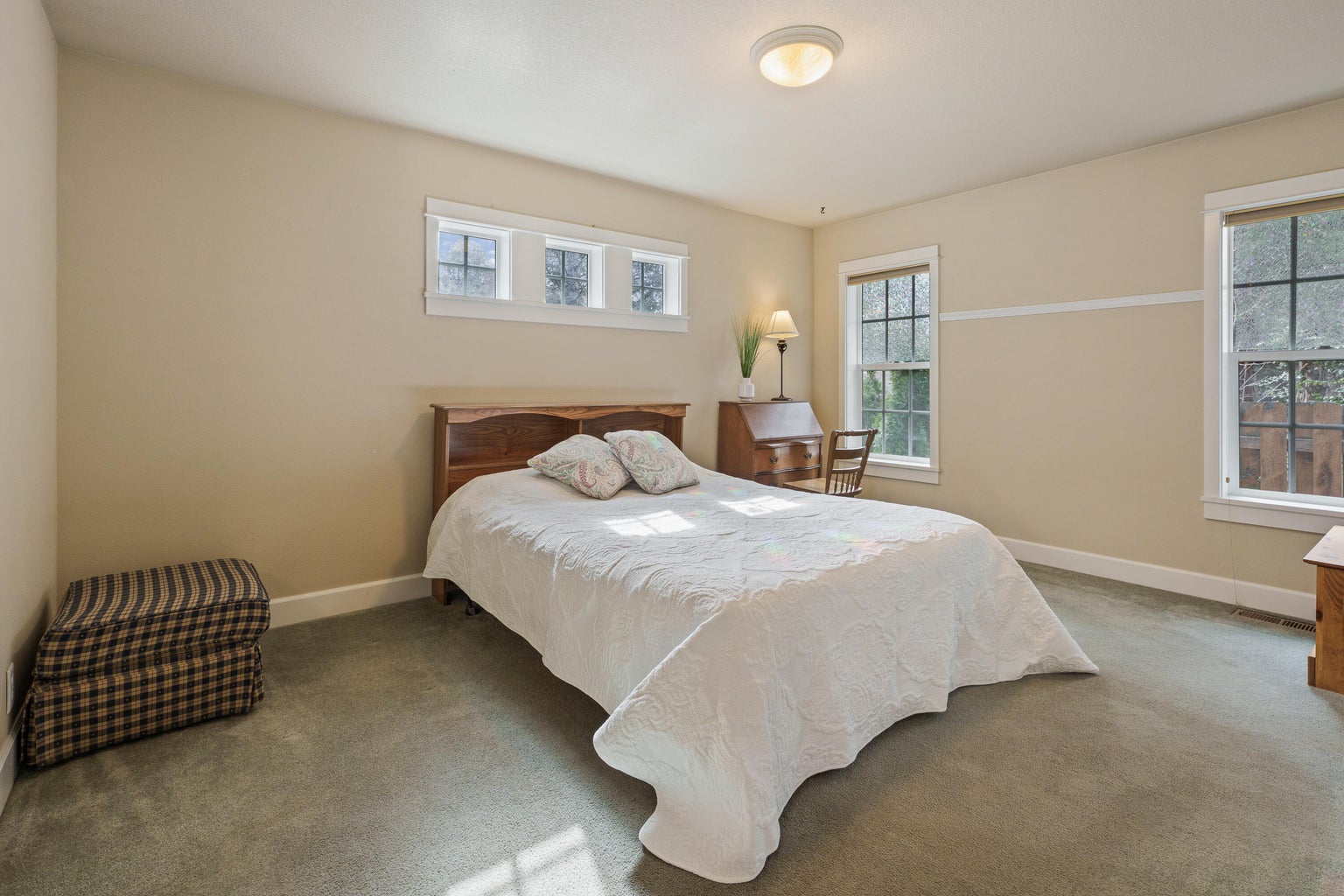 Photo of 61288 King Saul Avenue 19 of 48