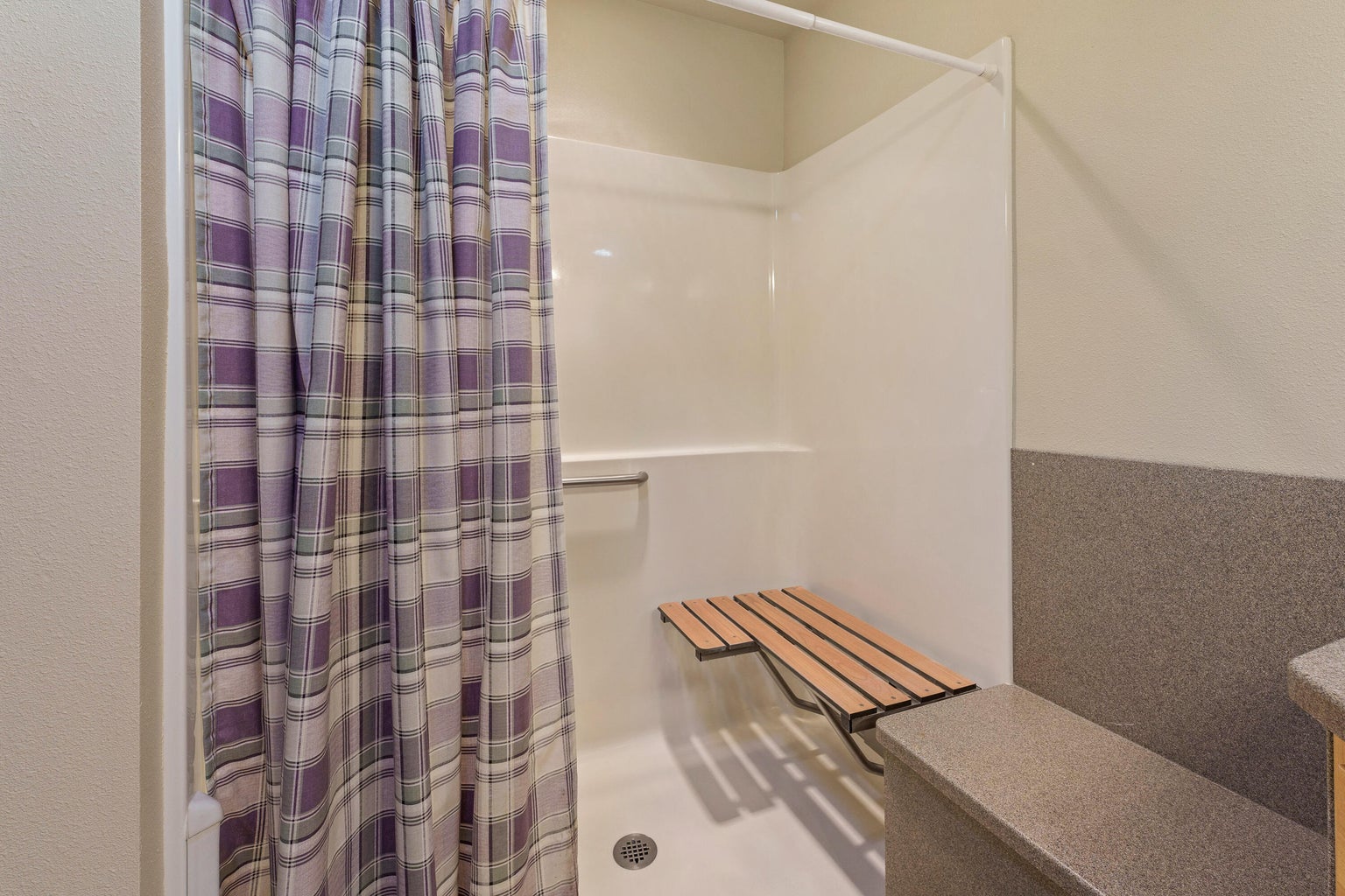 Photo of 61288 King Saul Avenue 21 of 48