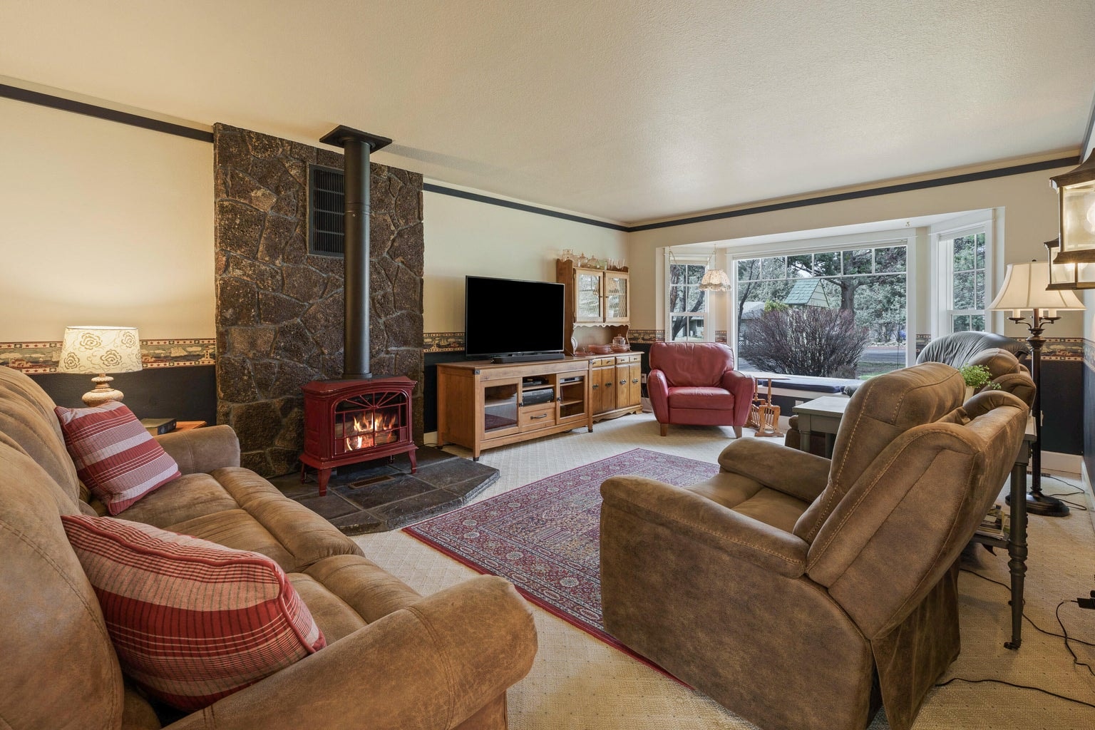 Photo of 61288 King Saul Avenue 13 of 48