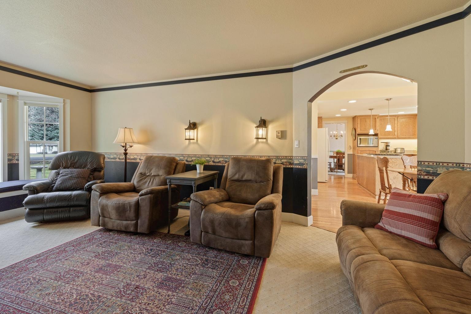 Photo of 61288 King Saul Avenue 12 of 48