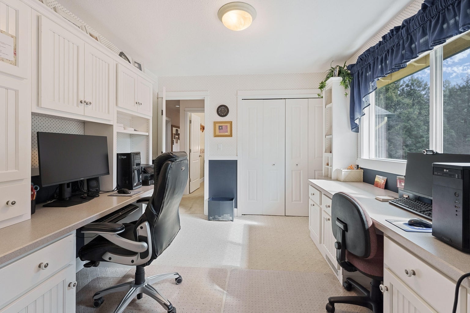 Photo of 61288 King Saul Avenue 22 of 48