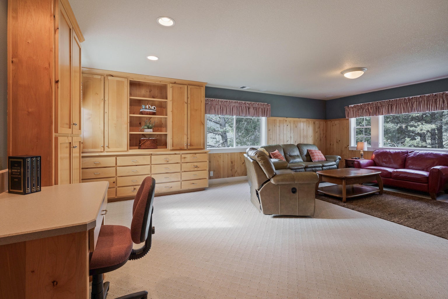 Photo of 61288 King Saul Avenue 23 of 48