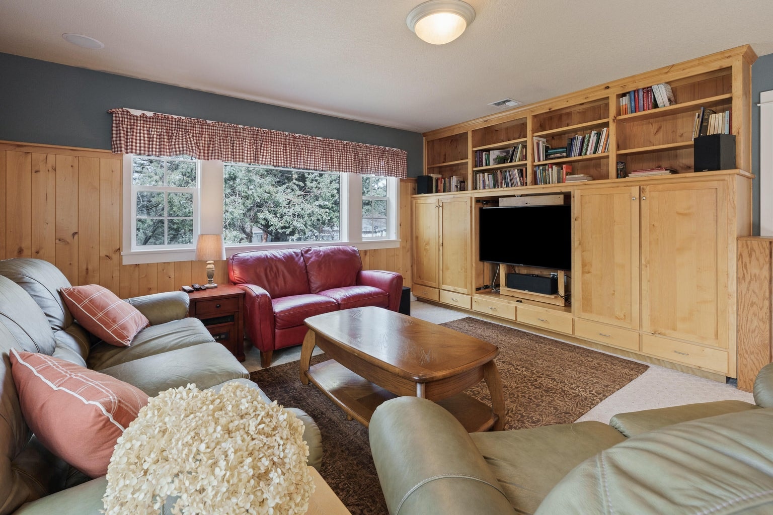 Photo of 61288 King Saul Avenue 24 of 48