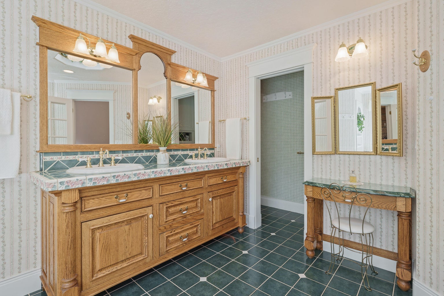 Photo of 61288 King Saul Avenue 28 of 48