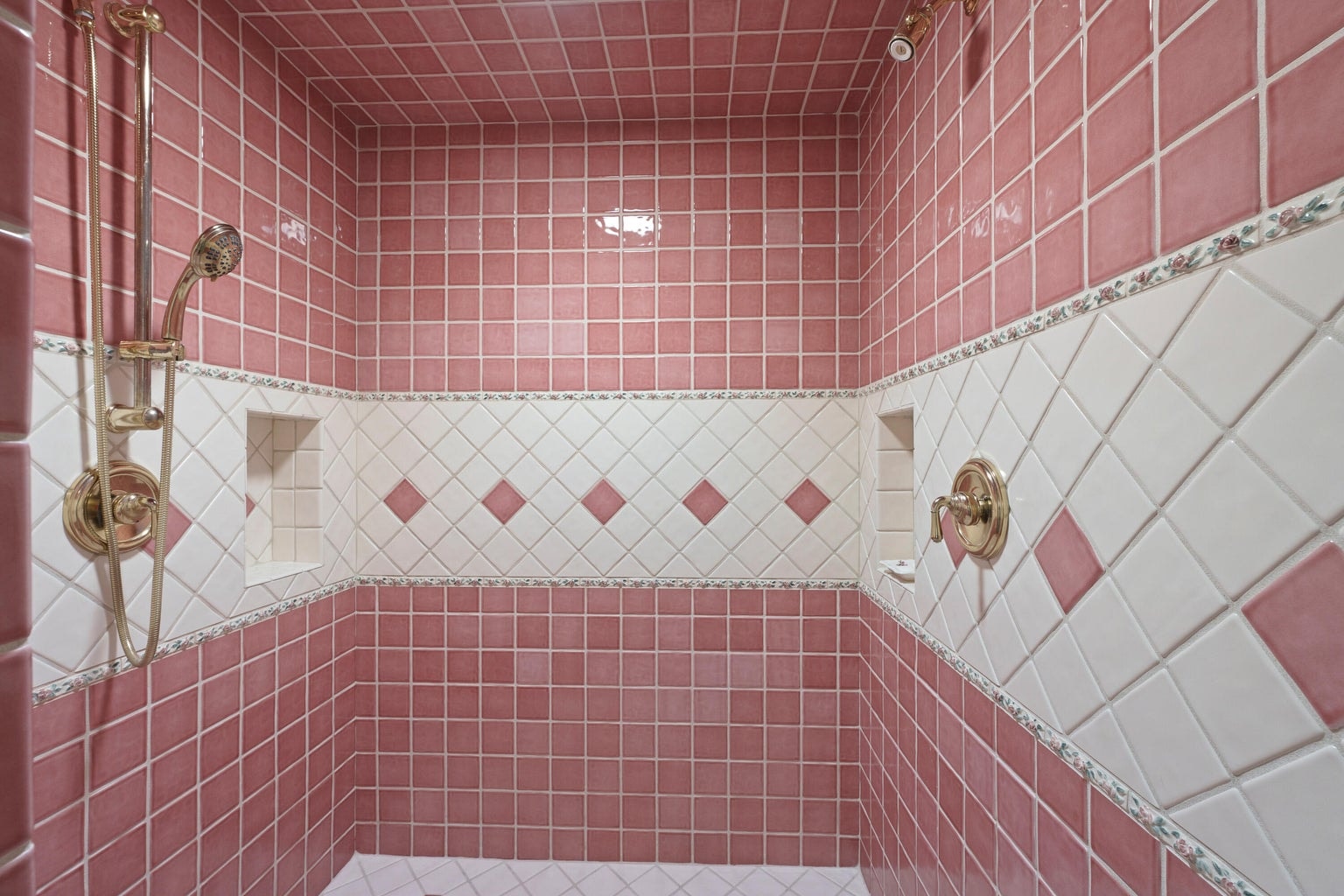 Photo of 61288 King Saul Avenue 31 of 48