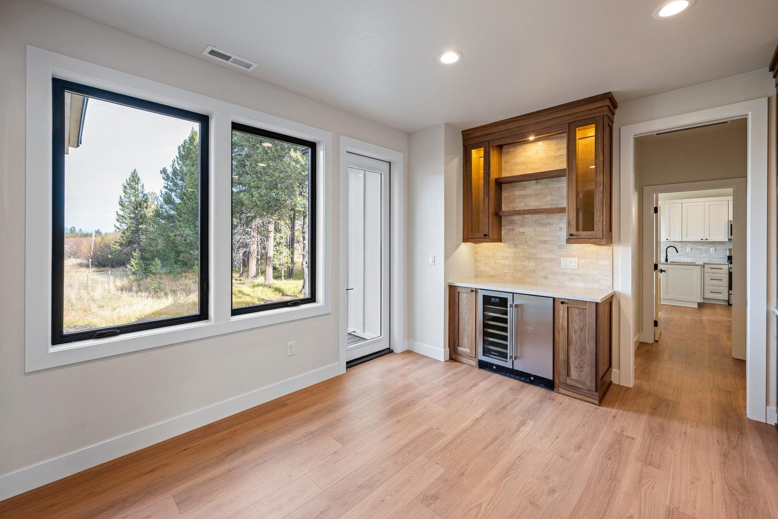Photo of 16768 Sandy Court 14 of 56