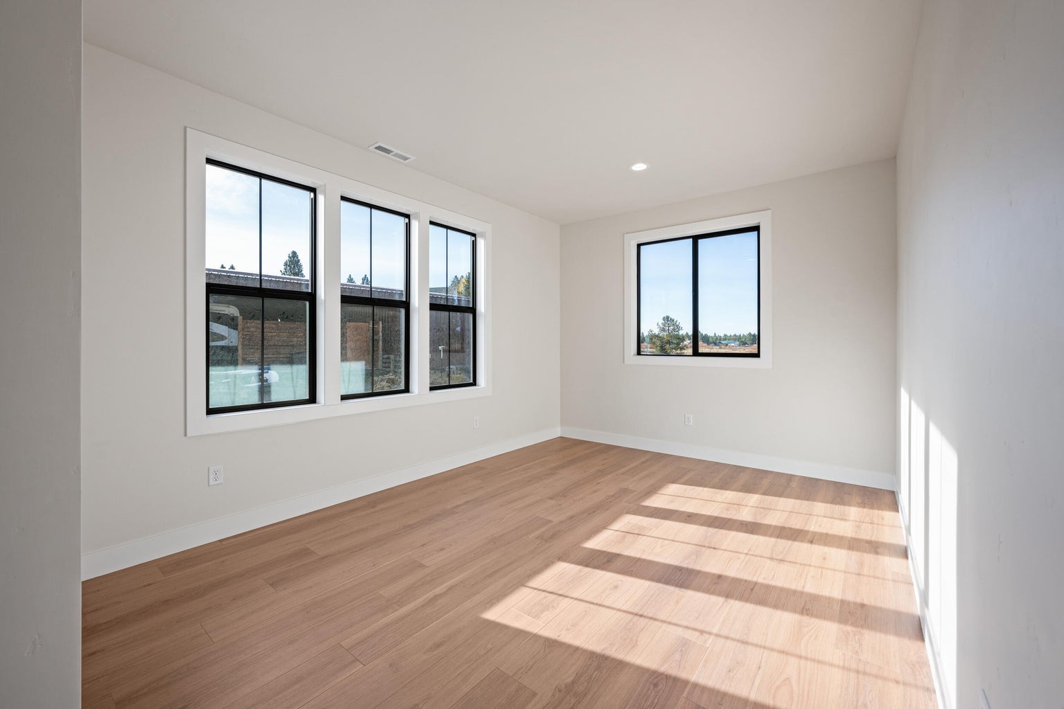 Bedroom/Office